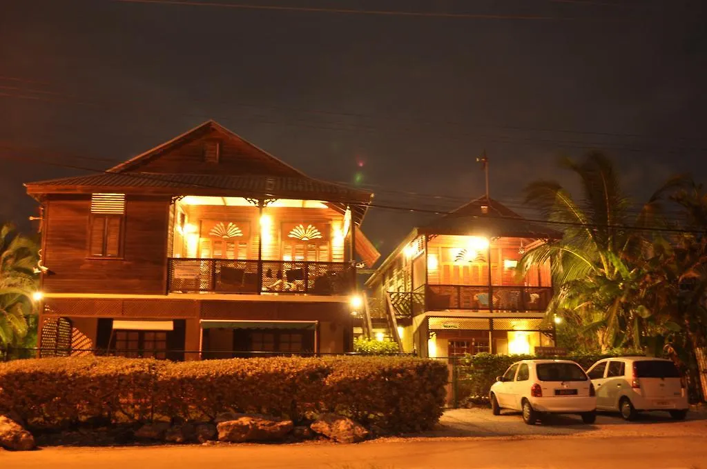 White Coconut Studio Christ Church Apartment